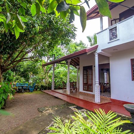 Mountain Gem Villa Хиккадува Экстерьер фото