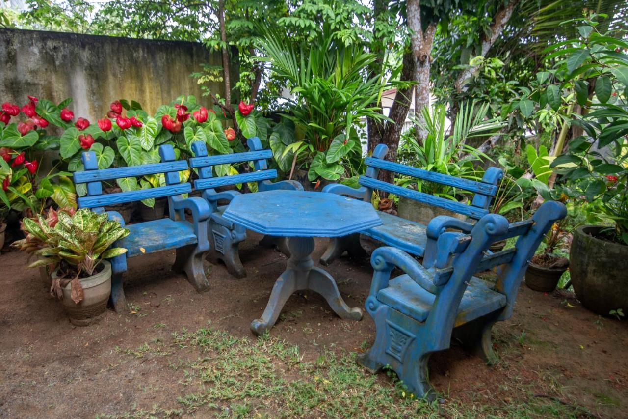 Mountain Gem Villa Хиккадува Экстерьер фото
