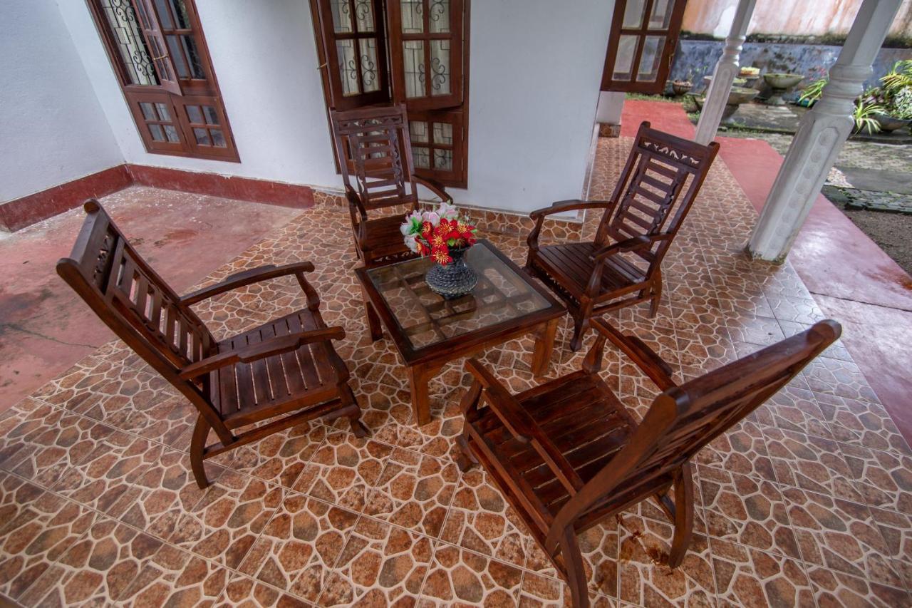 Mountain Gem Villa Хиккадува Экстерьер фото
