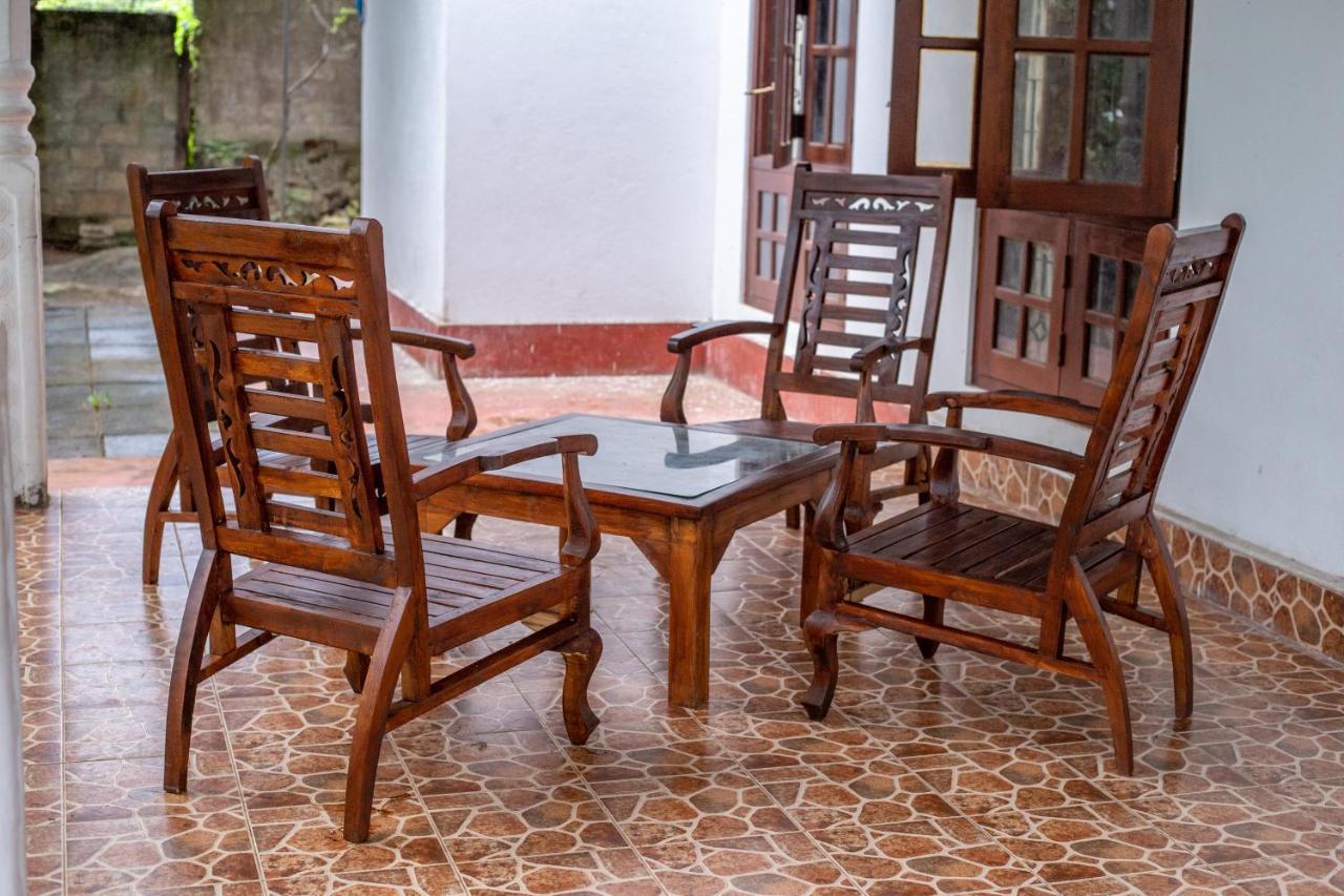 Mountain Gem Villa Хиккадува Экстерьер фото