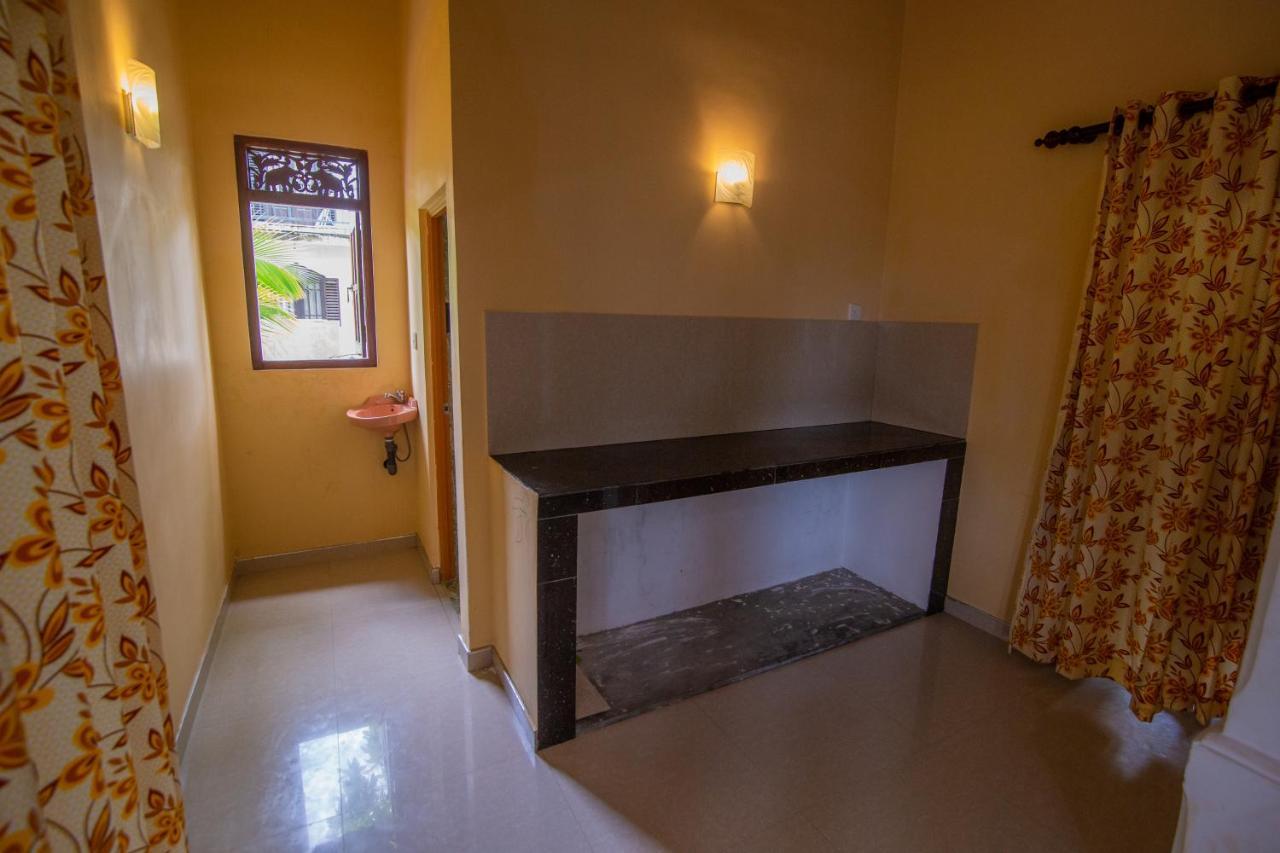 Mountain Gem Villa Хиккадува Экстерьер фото
